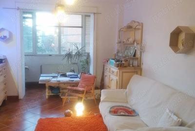 Apartament cu 3 camere decomandat în Central - 2