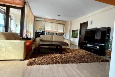 Apartament cu 5 camere decomandat în Titan