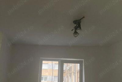 Apartament cu 3 camere semidecomandat în Central - 1