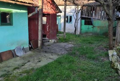 Casă cu Teren 455 Mp în Central - 2