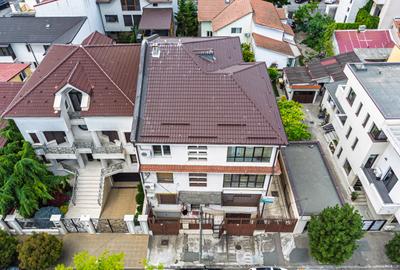Vilă tip bloc 12 camere, 2 garaje 2 boxe  zona Tomis 1  Flămânda - 29