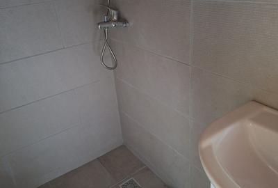Casă cu 2 camere în Central