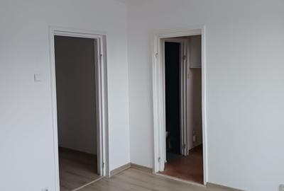 Piata Moghioros, vis a vis de Parc Drumul Taberei, Patinoar - 3