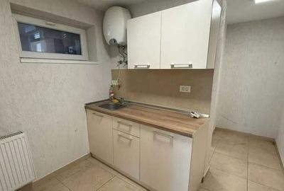 Spațiu comercial, de 40 mp, în Central - 6