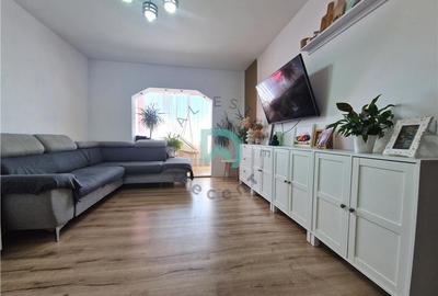 Apartament cu 3 camere decomandat în Tractorul - 1