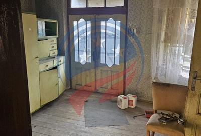 Casă cu 4 camere cu Teren 1963 Mp în Central - 6