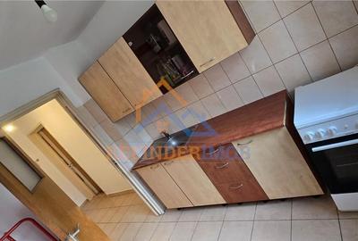 Apartament de vanzare cu 3 camere, zona Titan - 5