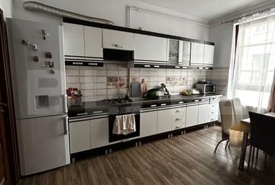 Ultracentral. Doua apartamente la casa , suprafata totala utila 150mp - 12