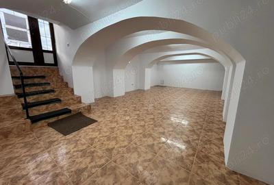 Spatiu comercial reamenajat nou - 1