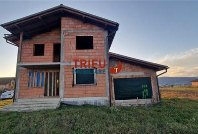 Casă la roșu cu garaj în Orizont - 1