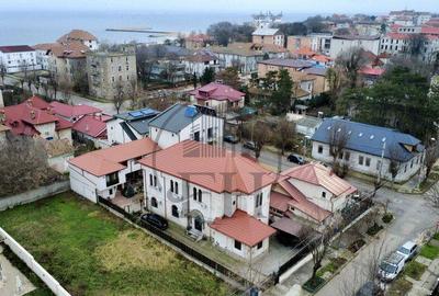 Casă cu 10 camere cu Teren 597 Mp în Central - 18