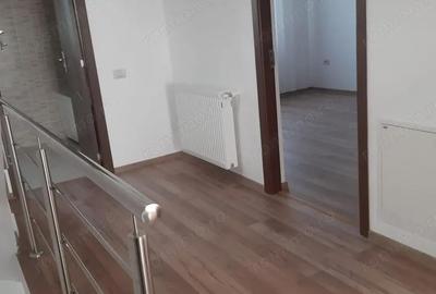 Casă cu 4 camere cu Canalizare în Central - 14
