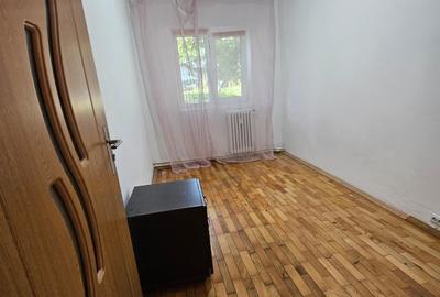 Apartament liber, 3 camere, parter cu balcon, intersectia Podul de Fier - 3
