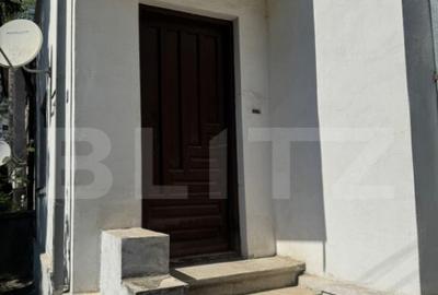 Casa rezidentiala de vanzare, cu 6 camere, 110 mp, zona Parc - 3
