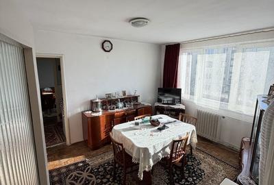 Apartament cu 3 camere semidecomandat în Central - 8