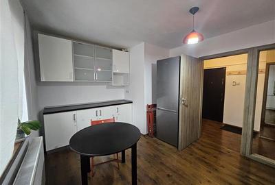 Apartament cu 2 camere decomandat în 13 Septembrie - 10