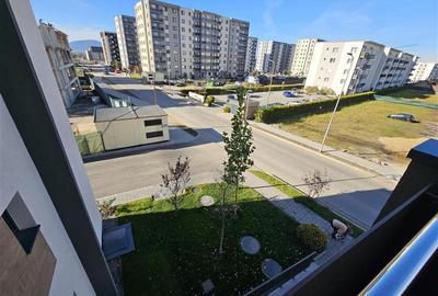 Apartament cu 3 camere decomandat, mobilat în Tractorul - 15