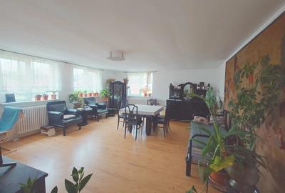 Casă cu 4 camere cu Teren 232 Mp în Central - 1