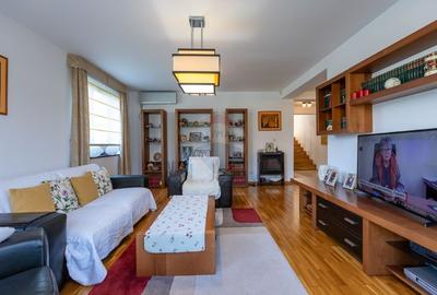 Casă cu 7 camere cu Teren 1617 Mp în Central - 15