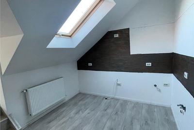 Apartament cu 3 camere semidecomandat în Central - 3