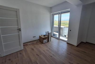 Apartament 3 camere 2 bai  balcon parcare zona Calea Surii Mici - 8