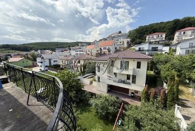 Apartament cu 3 camere semidecomandat, mobilat în Câmpului