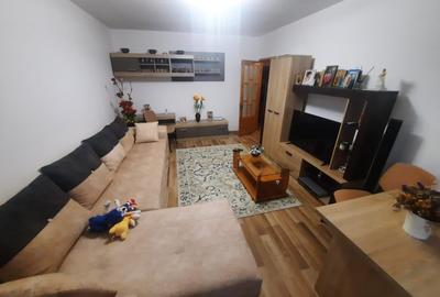 Apartament cu 3 camere decomandat, etaj 2/4, zona Cug - 2