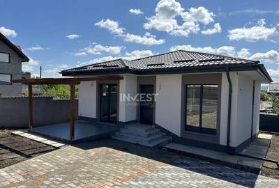 Casă cu 4 camere cu Teren 300 Mp în Valea Adâncă