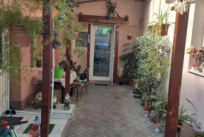 Casă cu 6 camere în Central - 2