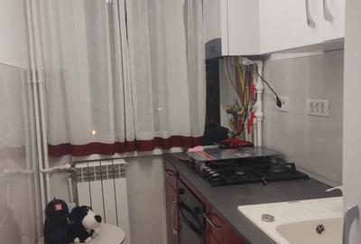 Apartament cu 3 camere nedecomandat, mobilat în Km 4-5 - 4