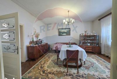 Casă cu 3 camere cu Teren 655 Mp în Central - 10