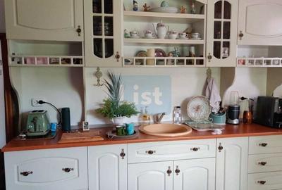 Casă cu 4 camere cu Canalizare în Central - 3