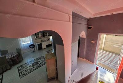 Casa proprietate unica in Hunedoara Central, langa Castelul Corvinilor - 1