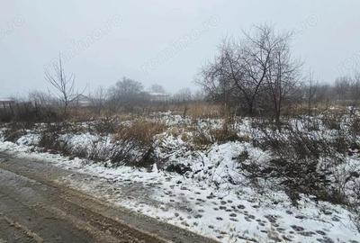 Teren de 2300 mp, în Vânători - 2