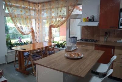 Casă cu 4 camere în Central - 2