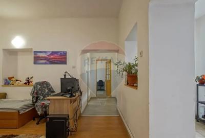 Casă cu 5 camere cu Garaj în Turcheș - 1