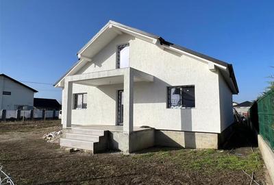 Casă individuală cu 3 camere în Exterior Vest