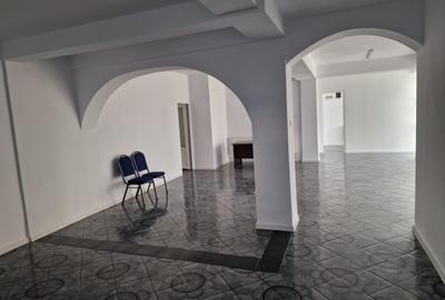 Se inchiriaza saptiu comercial pret 1500 euro negociabil - 1