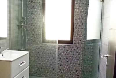 Apartament cu 2 camere decomandat în Micro 16