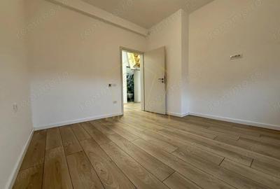 Duplex despartit prin garaj cu 5 camere | Dumbravita - 12