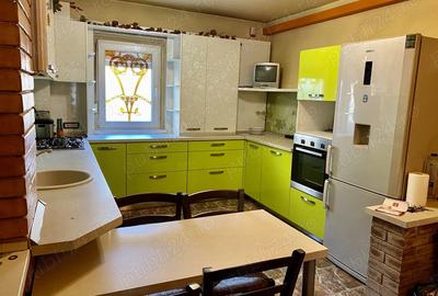 Inchiriez apartament cu 3 camere + garaj si boxa Stadion - Olimpia, etaj 1 - 2
