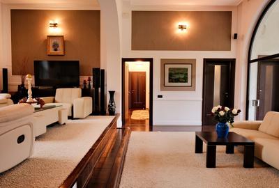 Refugiu toscan la marginea pădurii din Corbeanca, piscină și teren generos - 4