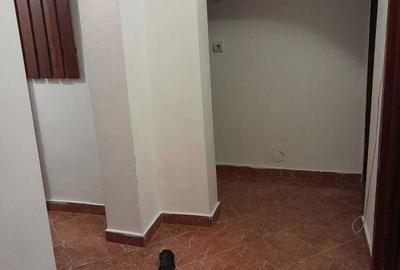 Apartament cu 2 camere decomandat în 1 Mai - 7