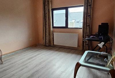 Casă cu Teren 324 Mp în Domnești