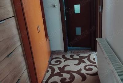 Apartament cu 3 camere decomandat în Filiași - 5