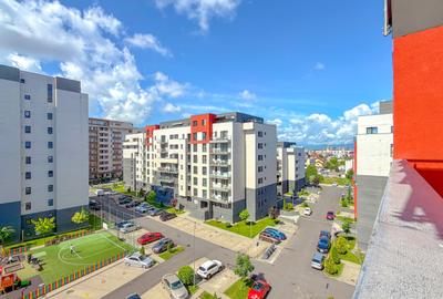 Apartament cu 3 camere decomandat în Tractorul - 19