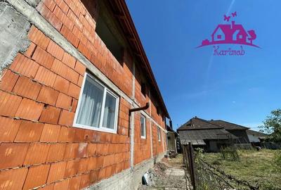 Casă cu 7 camere cu Teren 620 Mp în Beiuș - 1