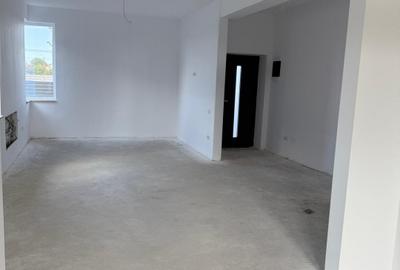 Casă individuală cu 4 camere cu Canalizare în Frumușani - 10