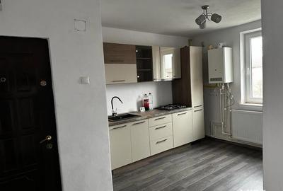 Apartament cu 4 camere în Motru - 9