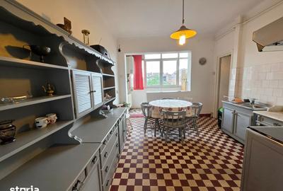 Apartament cu 3 camere decomandat în Gruia